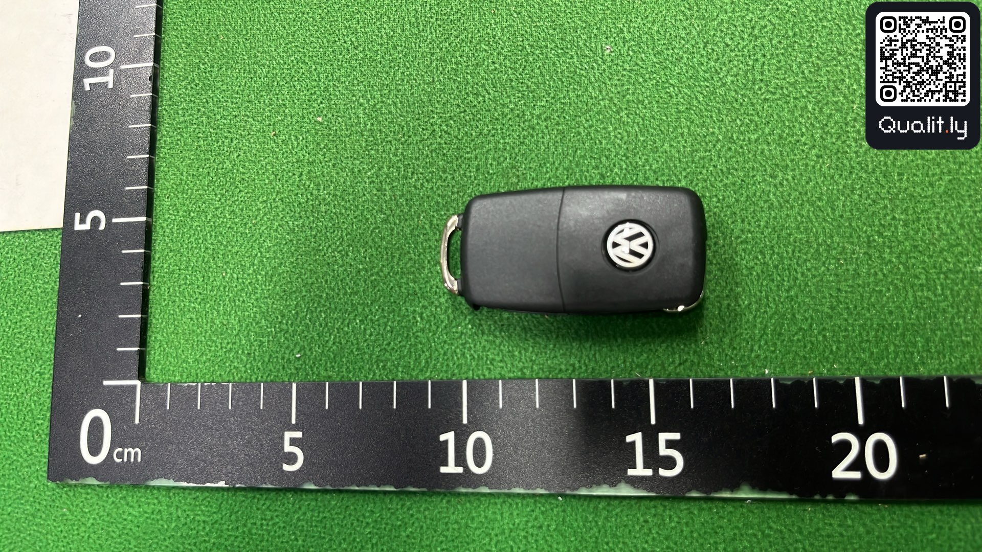 Foto QC 1 di 76