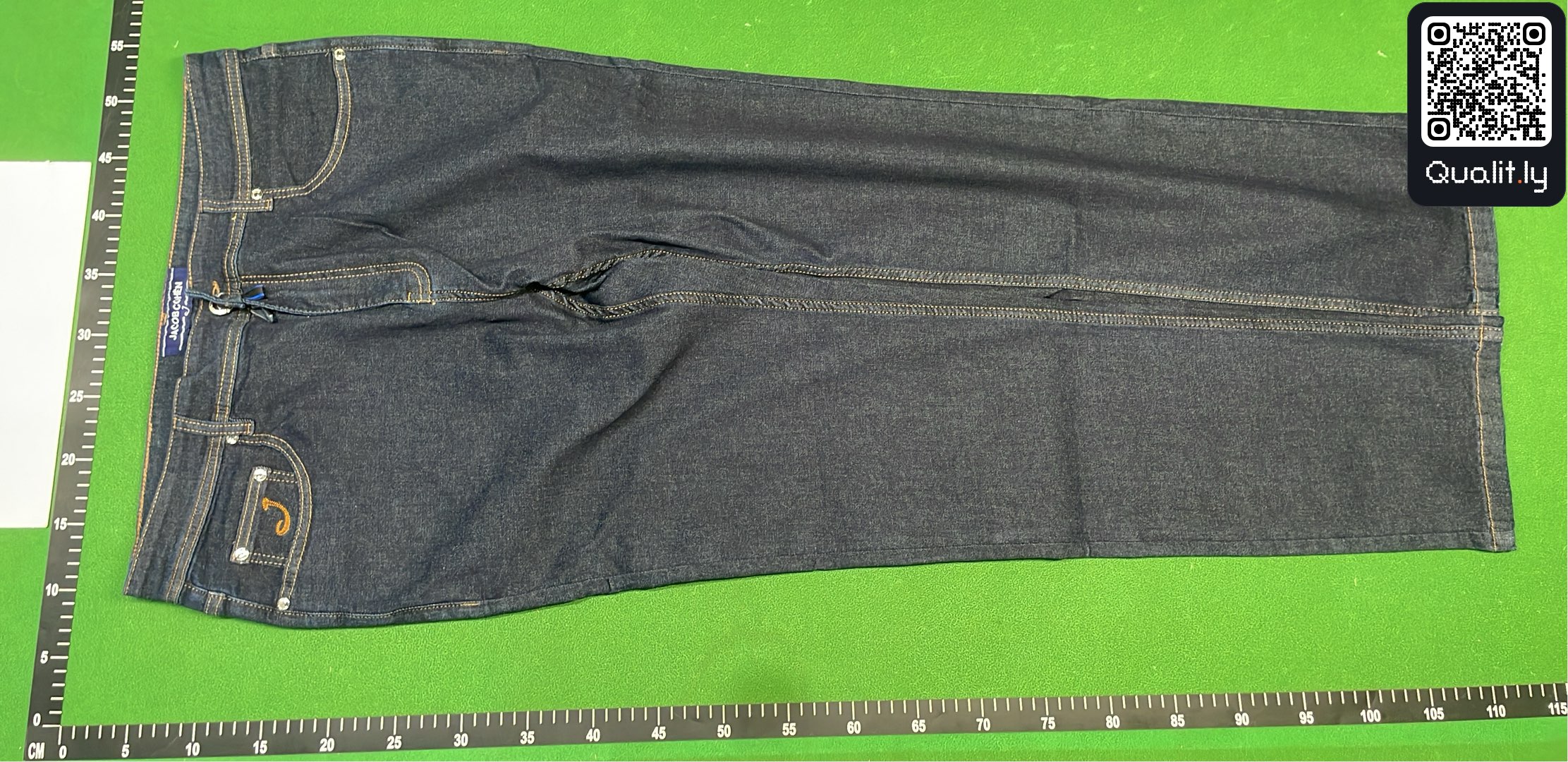 Jeans — QC-foto 2 av 4