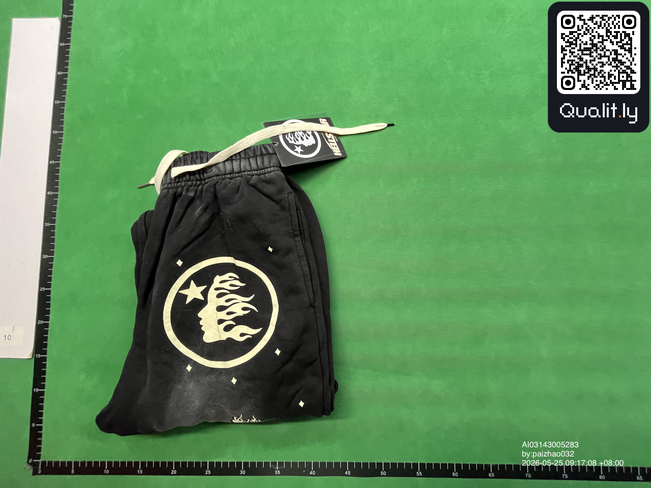 Pants QC photo 3 of 26