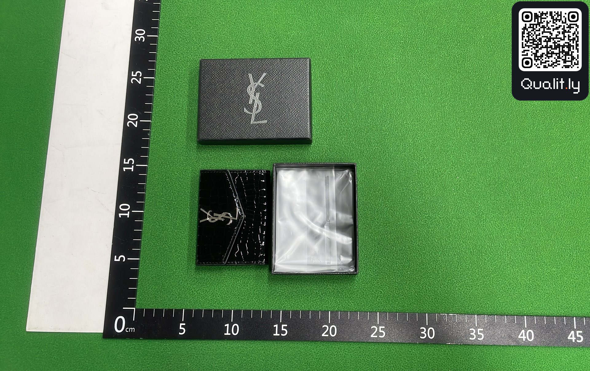 Wallet QC photo 3 of 167
