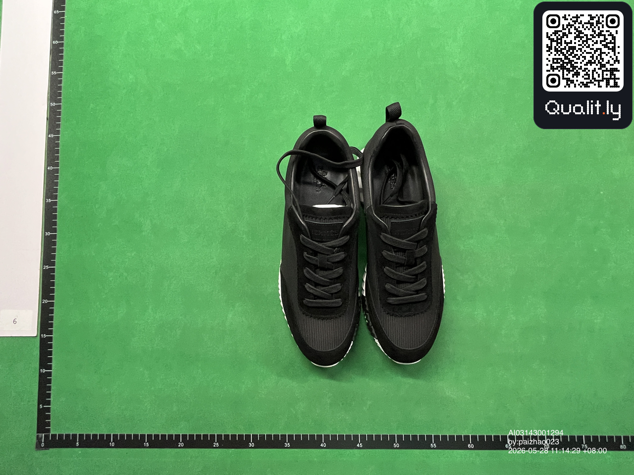 Sneakers QC photo 1 of 6