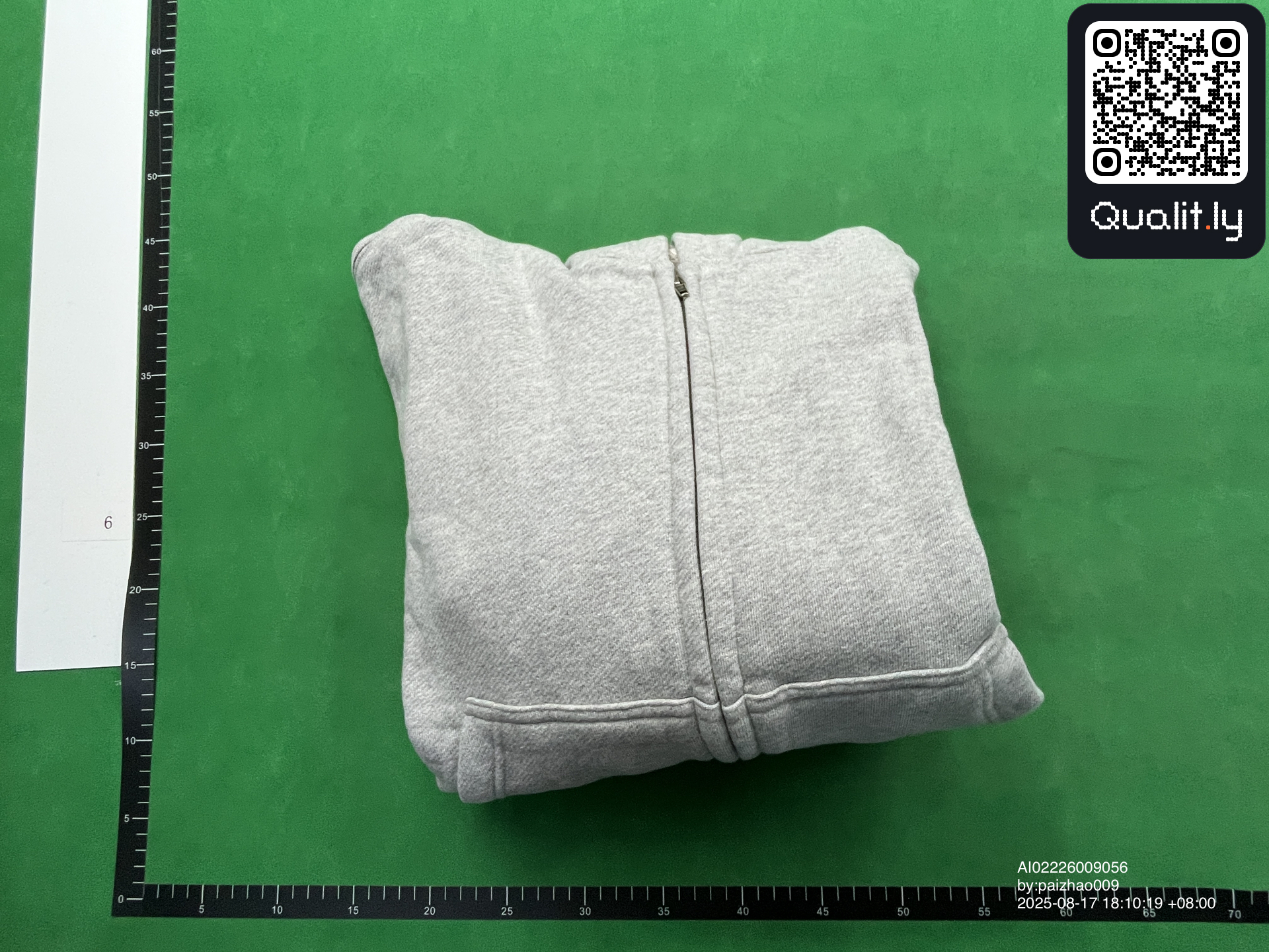 Hoodie — QC-foto 1 van 4