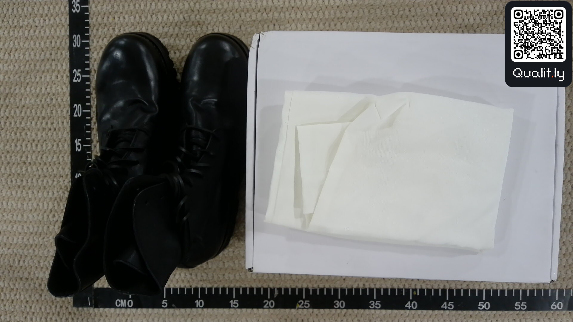 Sneakers — foto QC 1 di 17