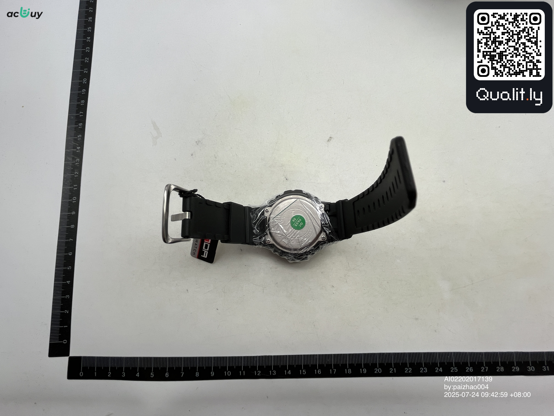Uhr — QC-Foto 2 von 3