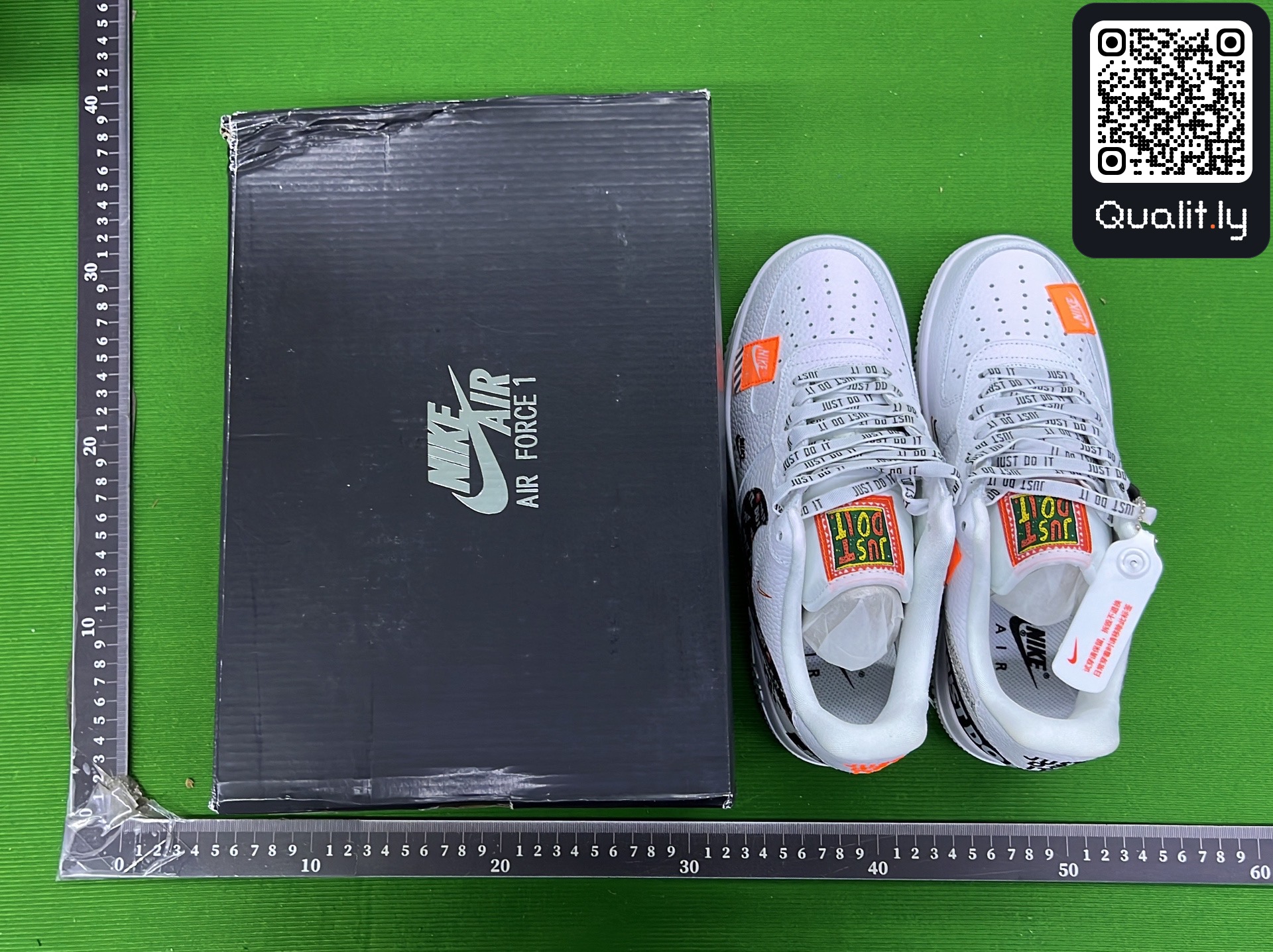 Sneakers — QC-foto 1 av 6