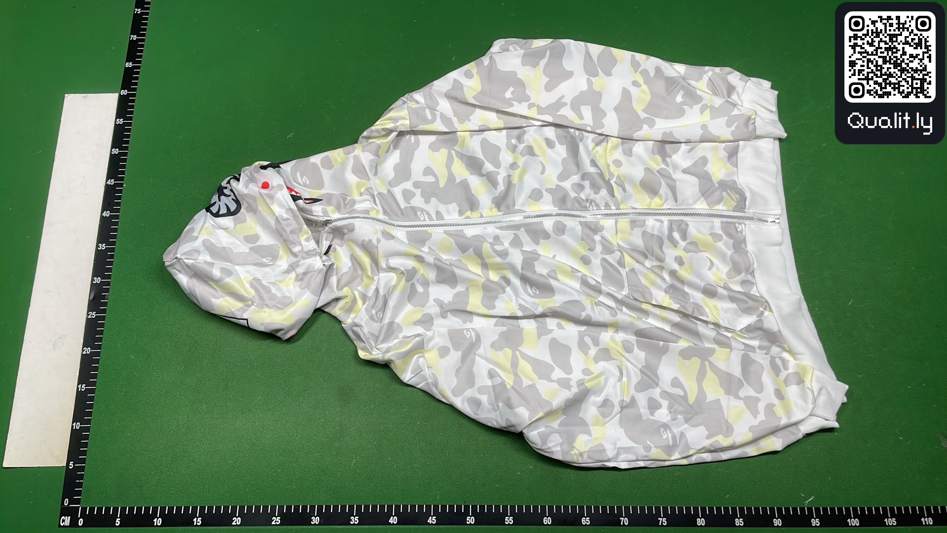 Hoodie — QC-foto 2 van 8