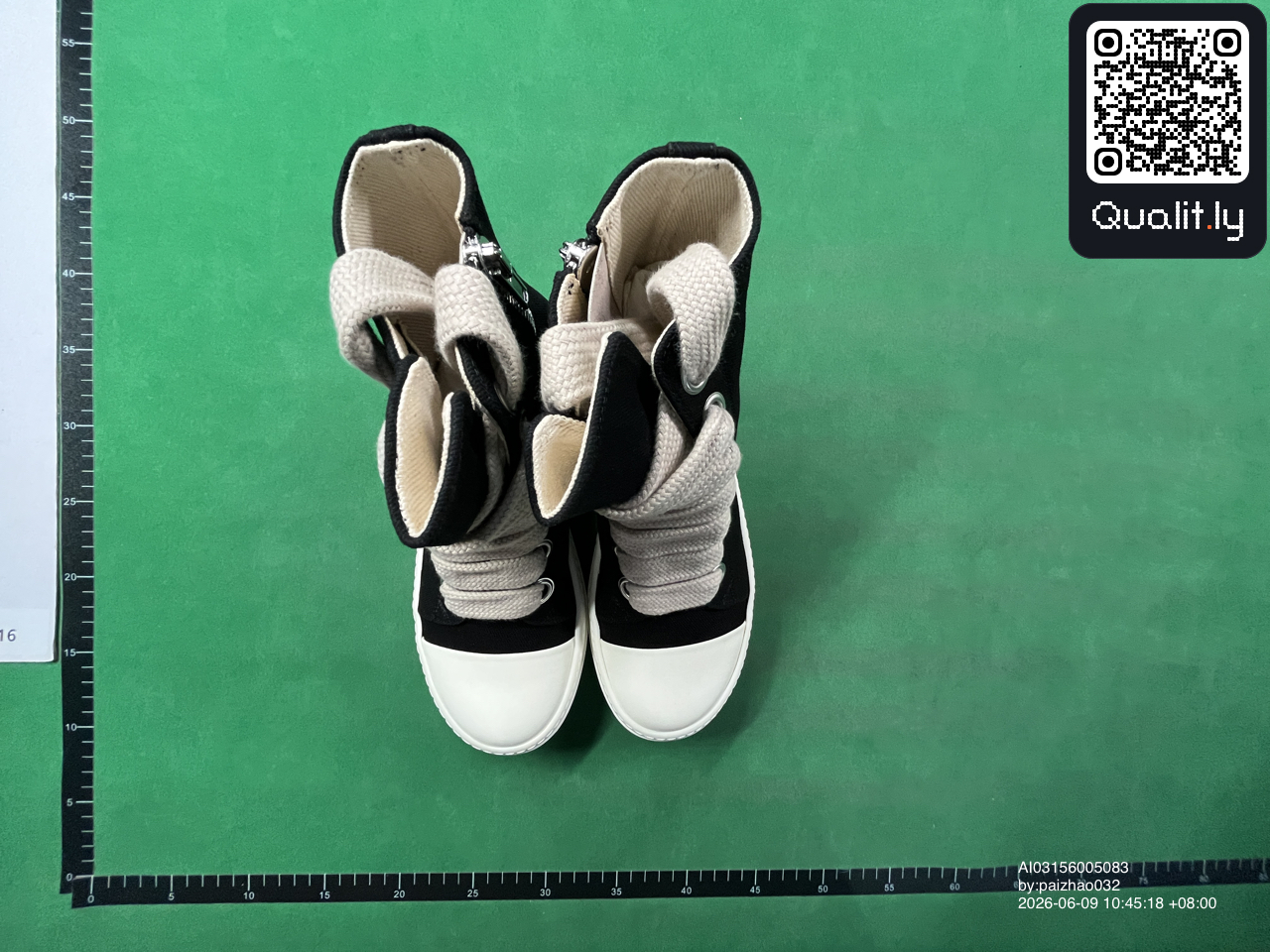 Sneakers QC photo 2 of 78