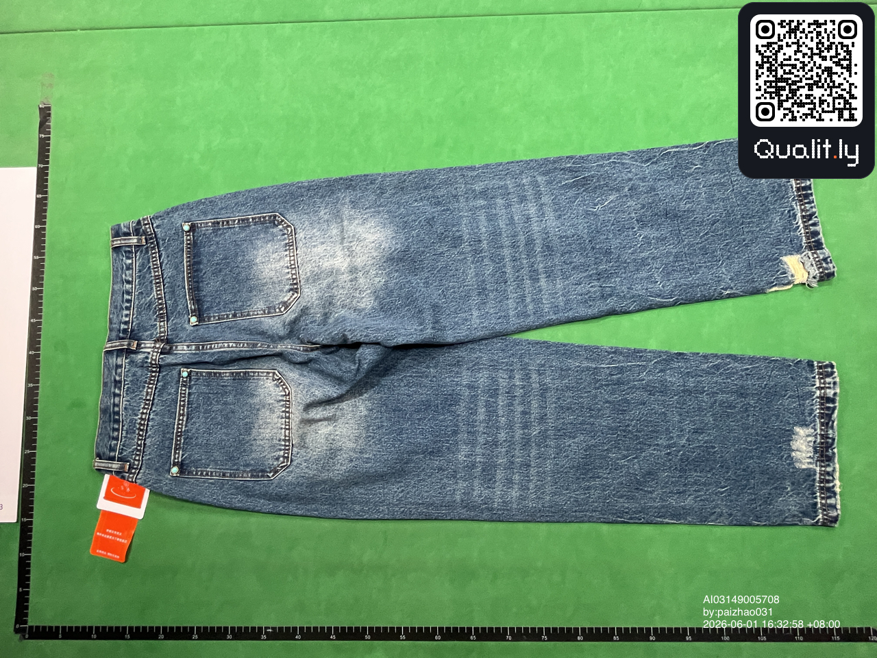 Jeans — foto QC 2 di 8