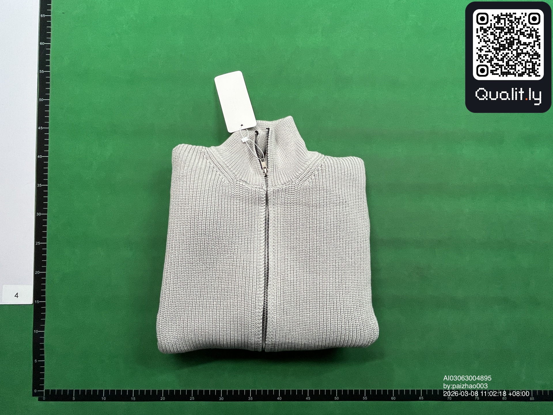Pull — photo QC 1 sur 22