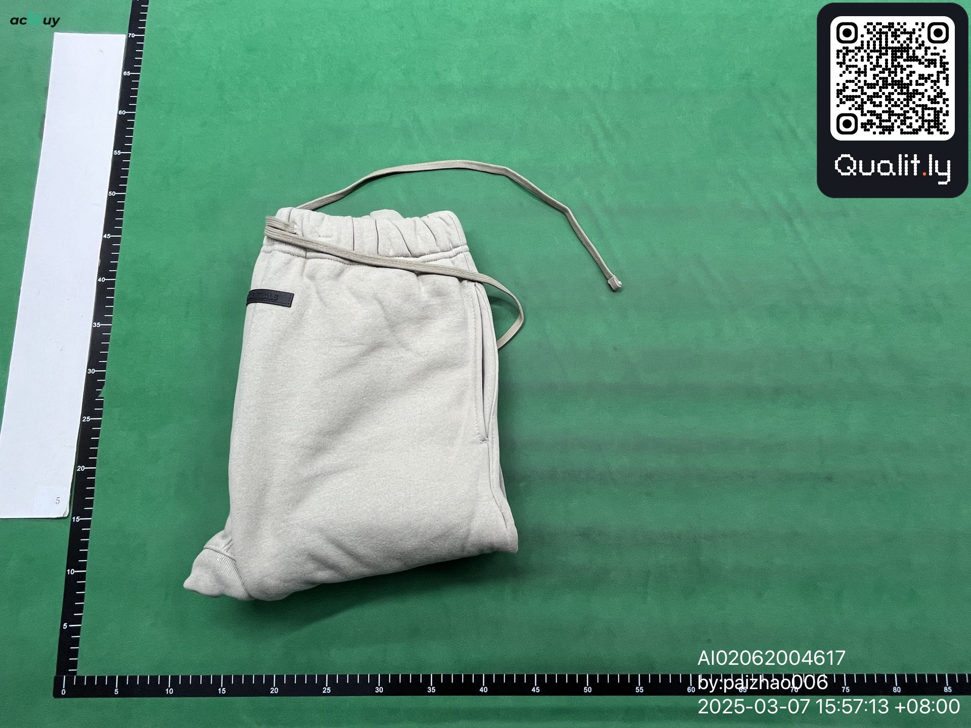 Pantaloni — fotografie QC 1 din 36