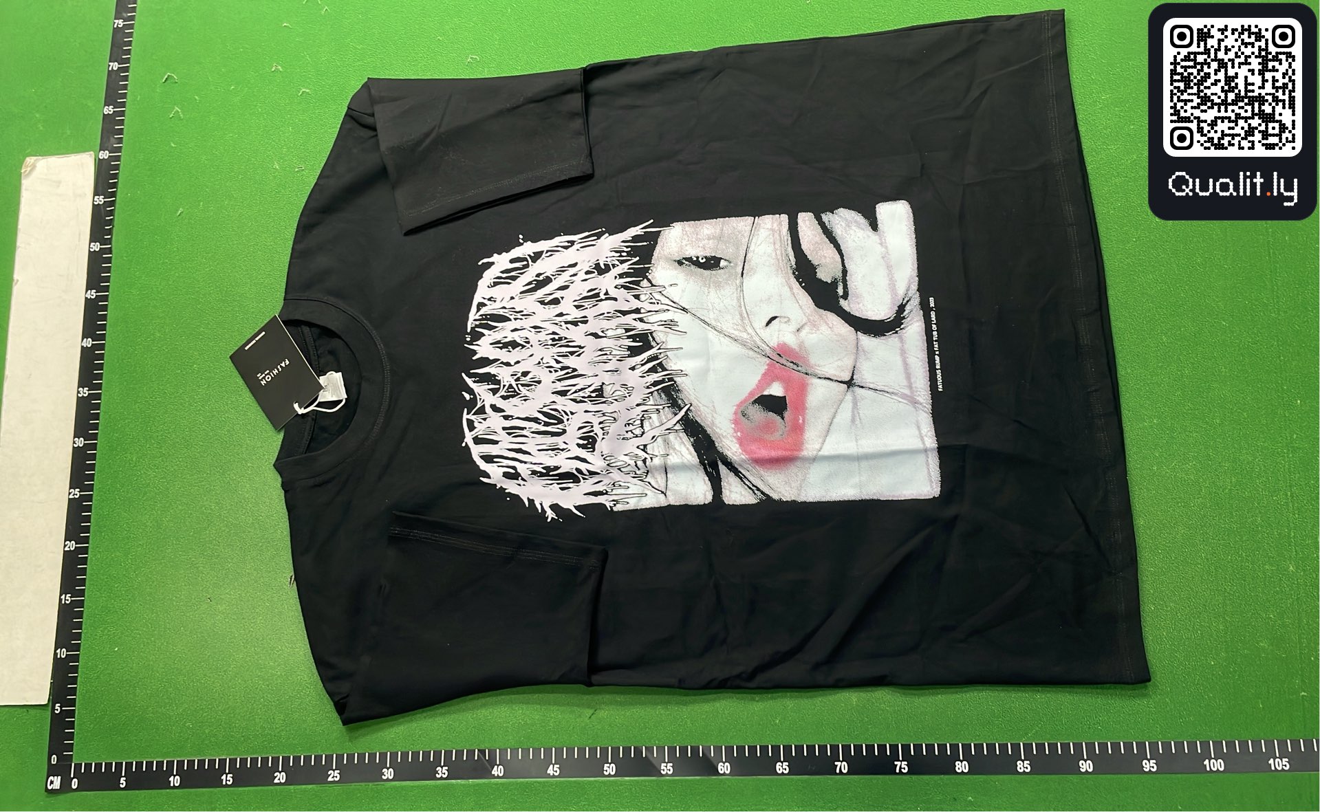 T-shirt — foto QC 2 di 24