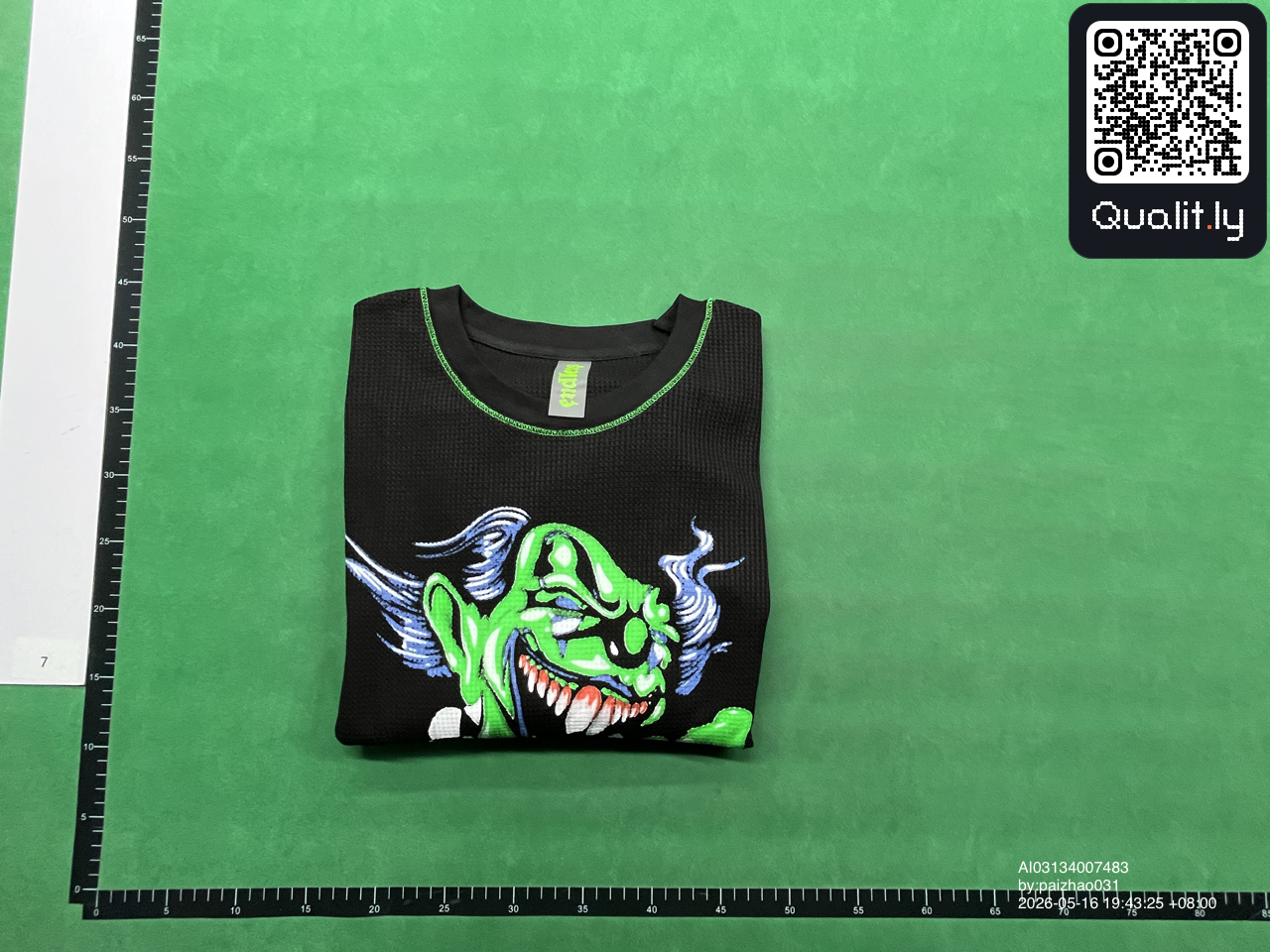 T-shirt — foto QC 1 de 4