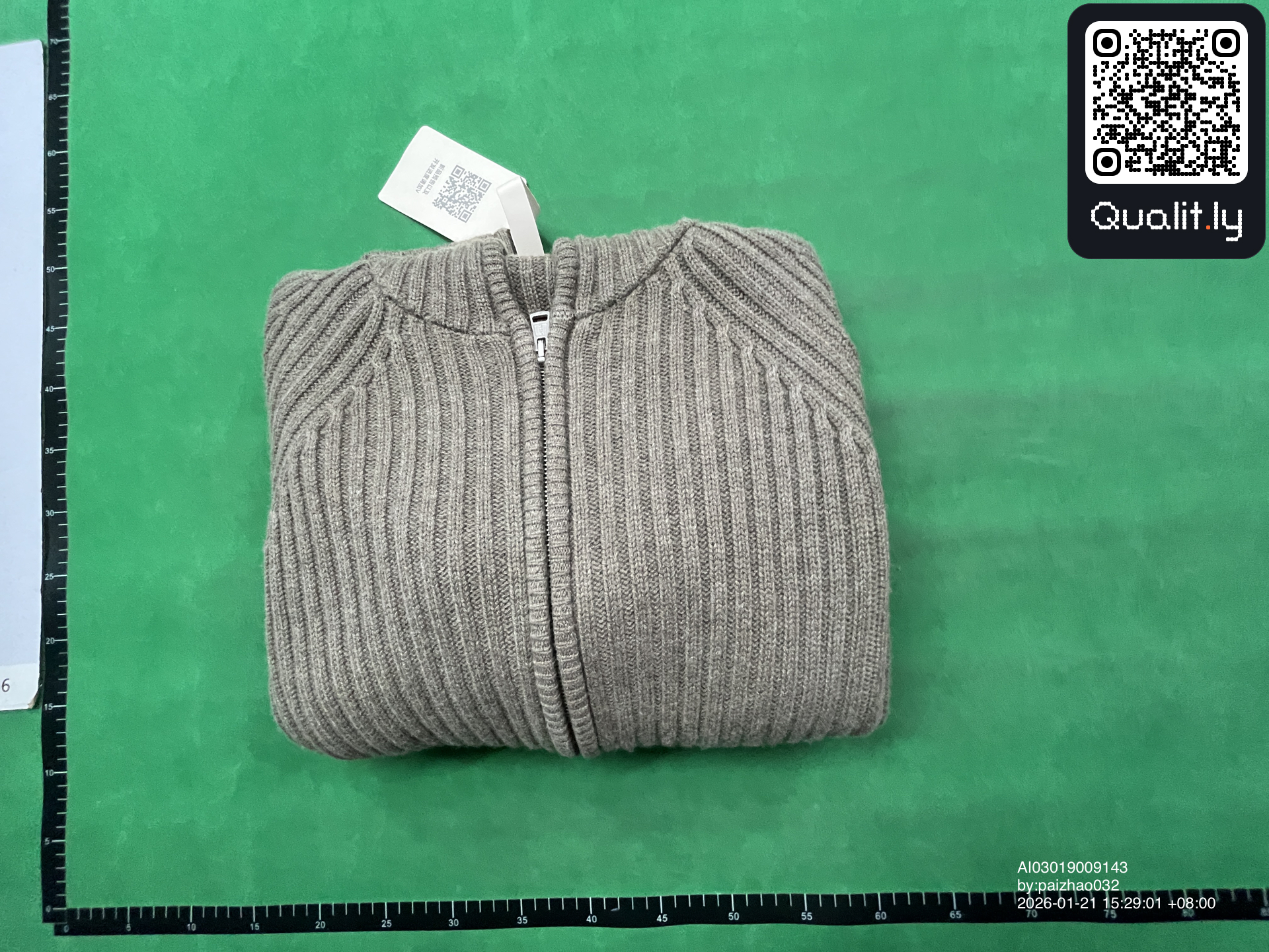 Hoodie — QC-foto 1 van 8