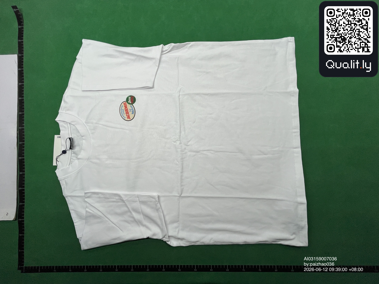T-shirt — foto QC 2 de 22