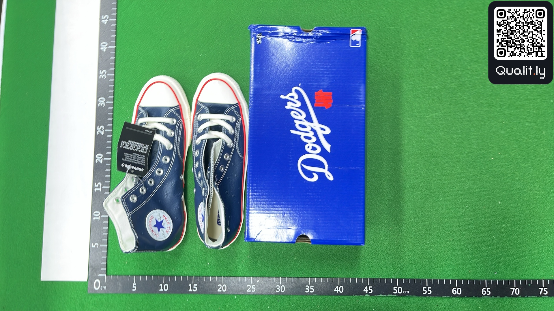 Sneakers QC photo 1 of 6