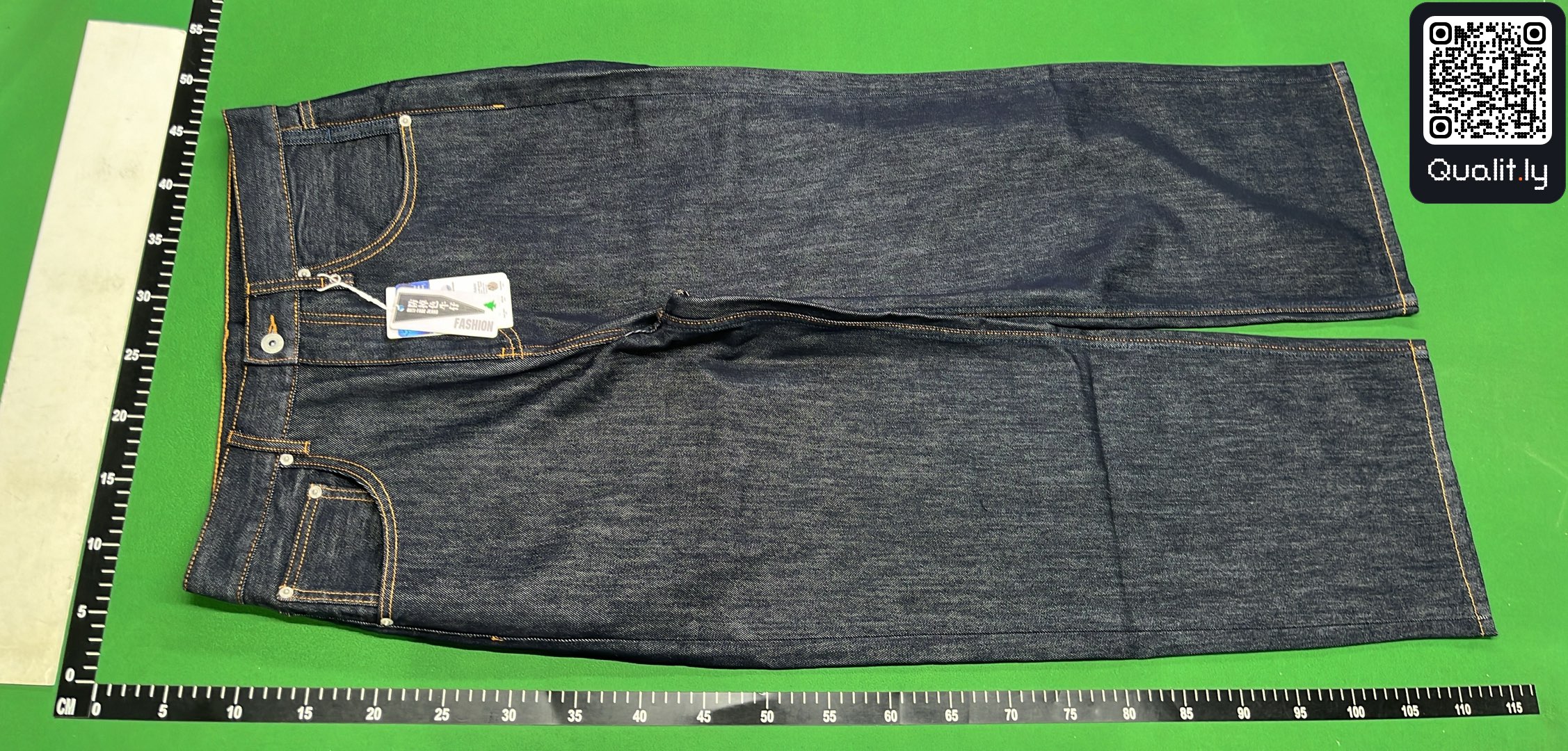 Jeansy — zdjęcie QC 2 z 4