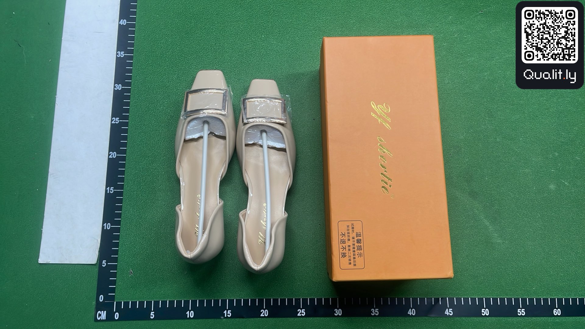 Slides QC photo 1 of 6