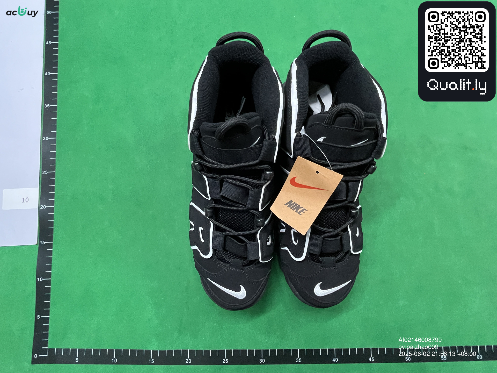 Sneaker — QC-Foto 1 von 6