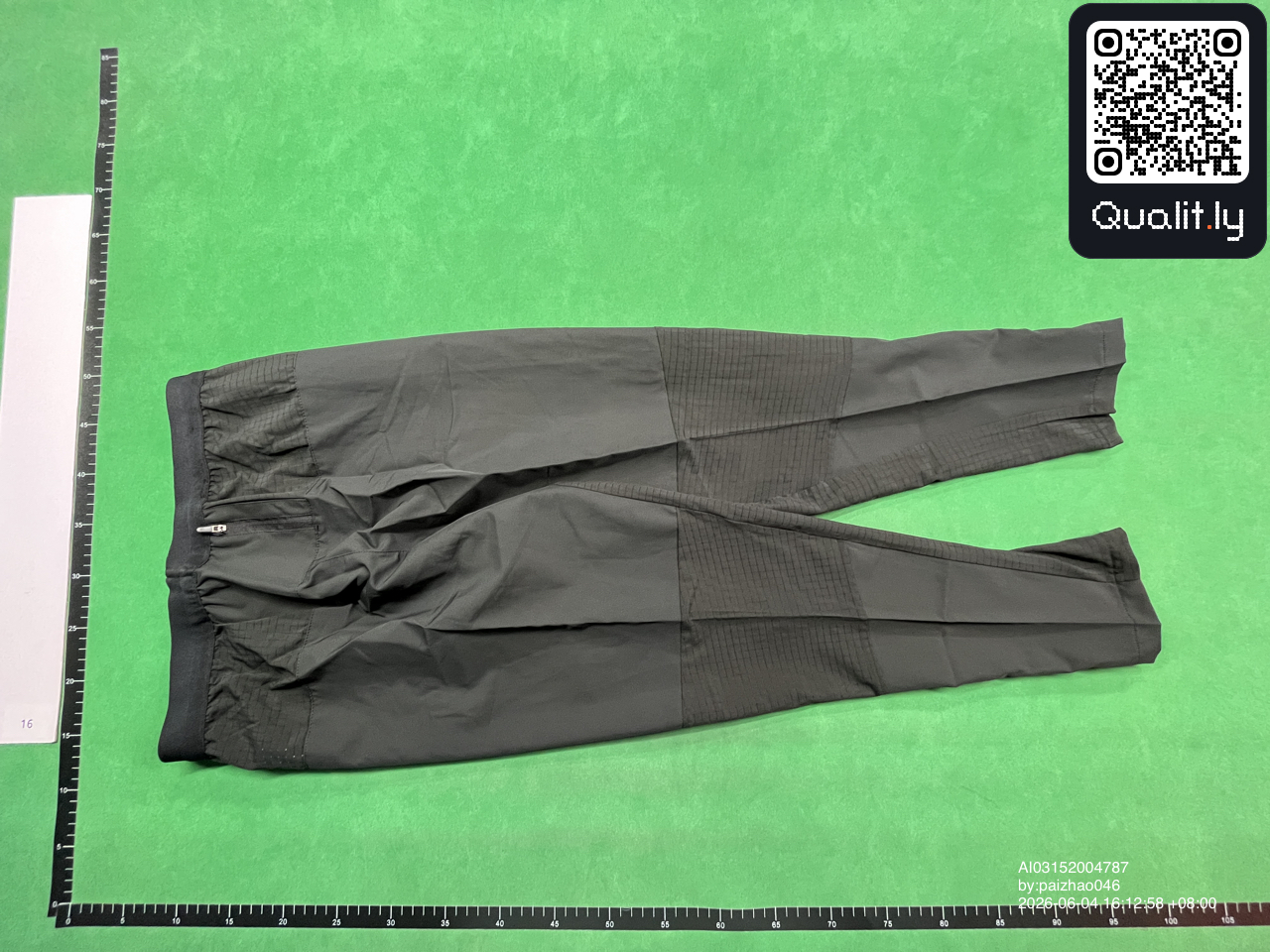 Pants QC photo 2 of 42