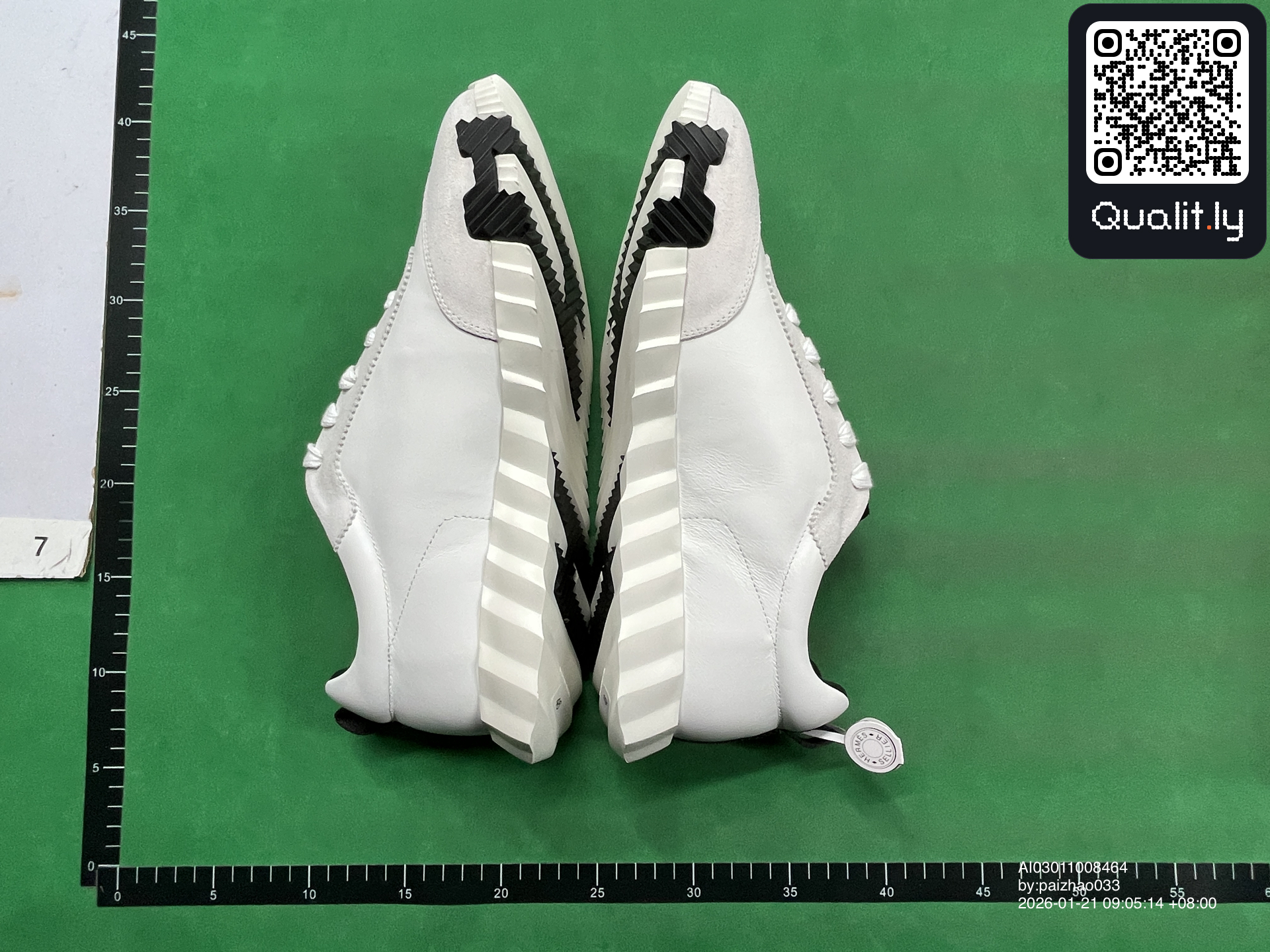 Sneakers — foto QC 3 di 6