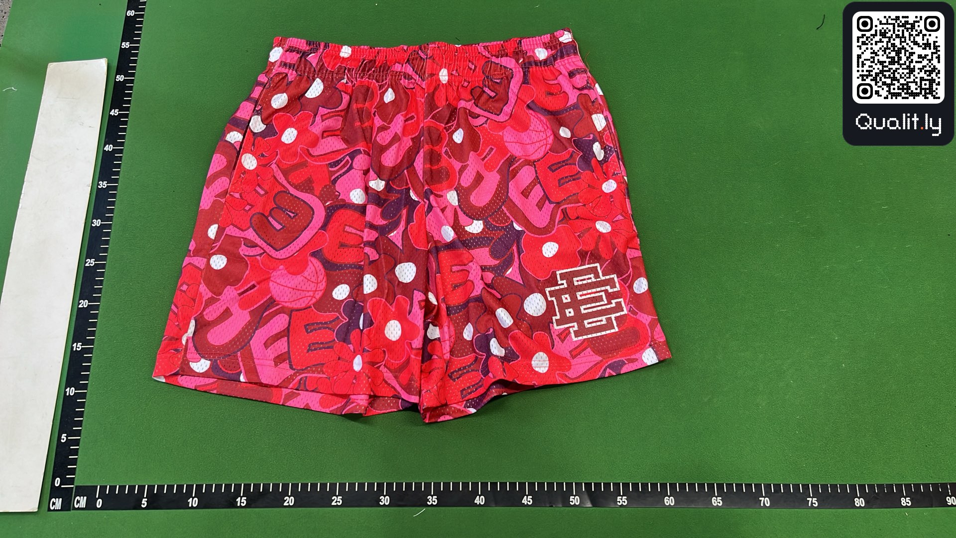 Shorts QC photo 2 of 46