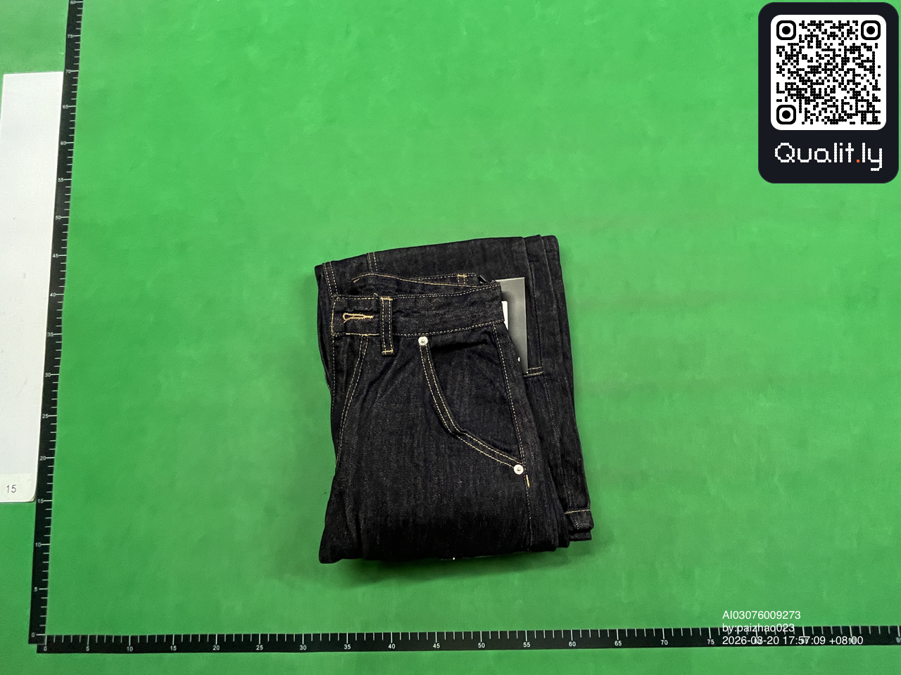 牛仔裤 QC 照片 1 / 4