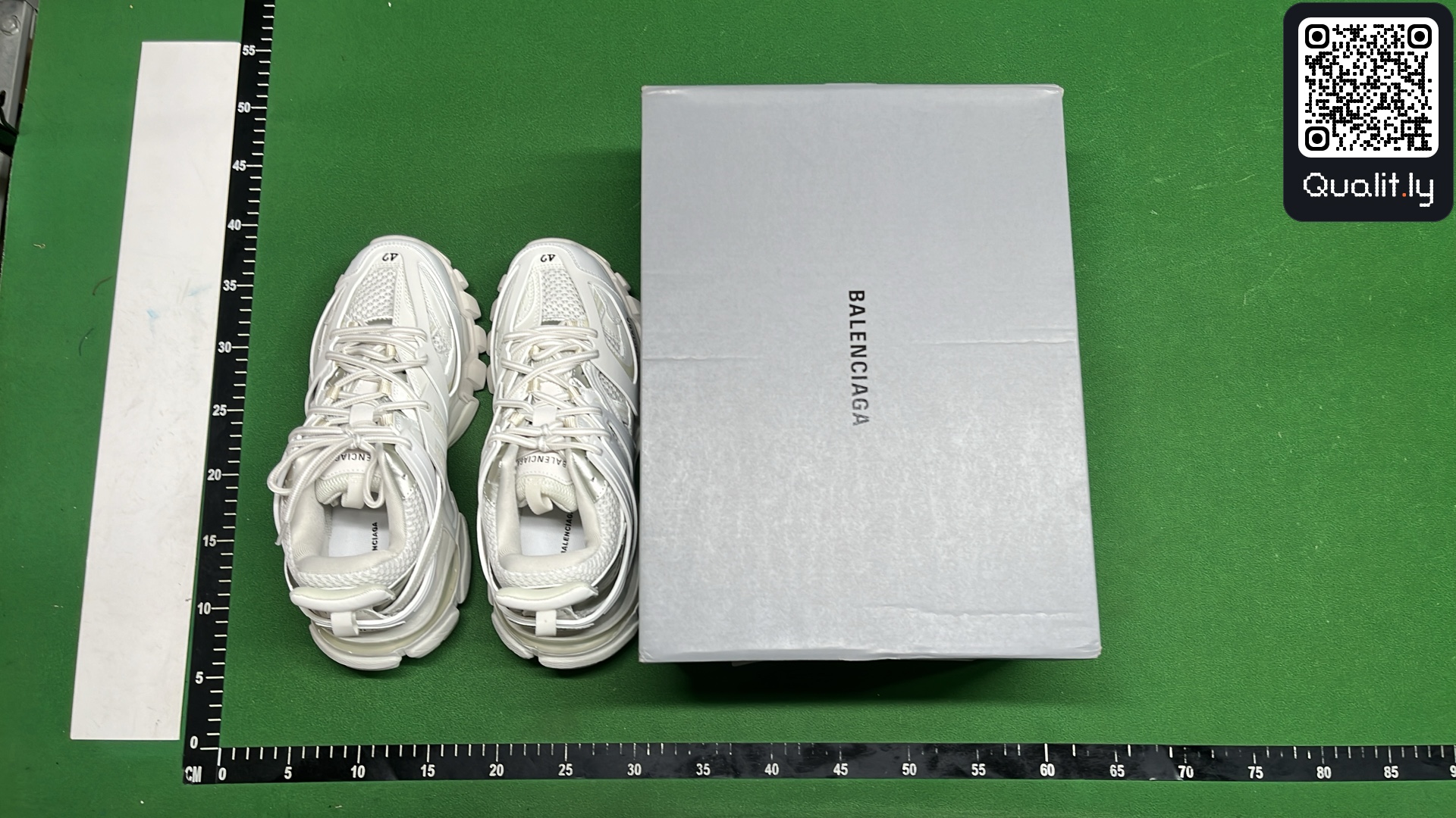 Sneakers — QC-foto 1 av 376