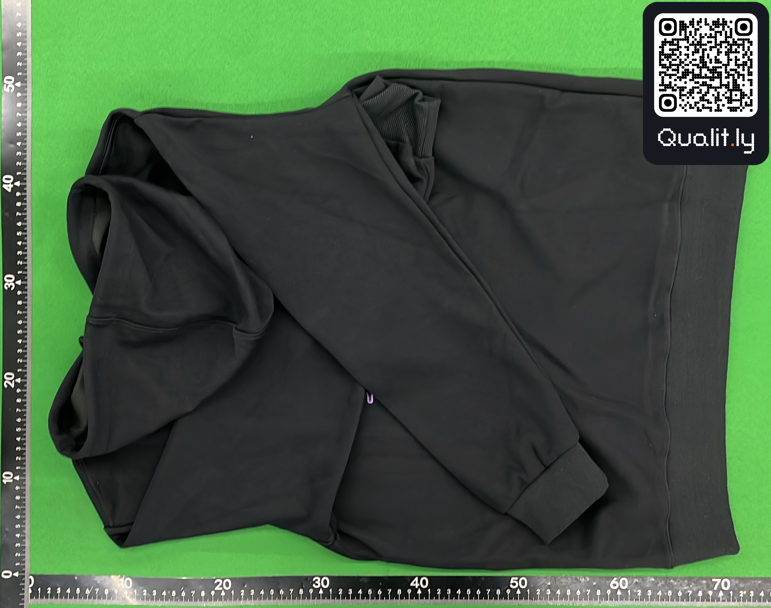 Hoodie QC photo 3 of 8