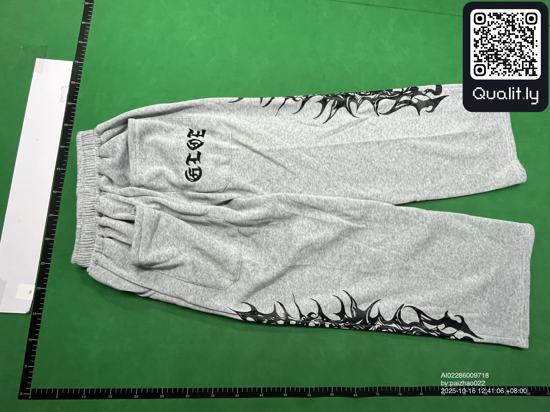 Pantalón — foto QC 2 de 4