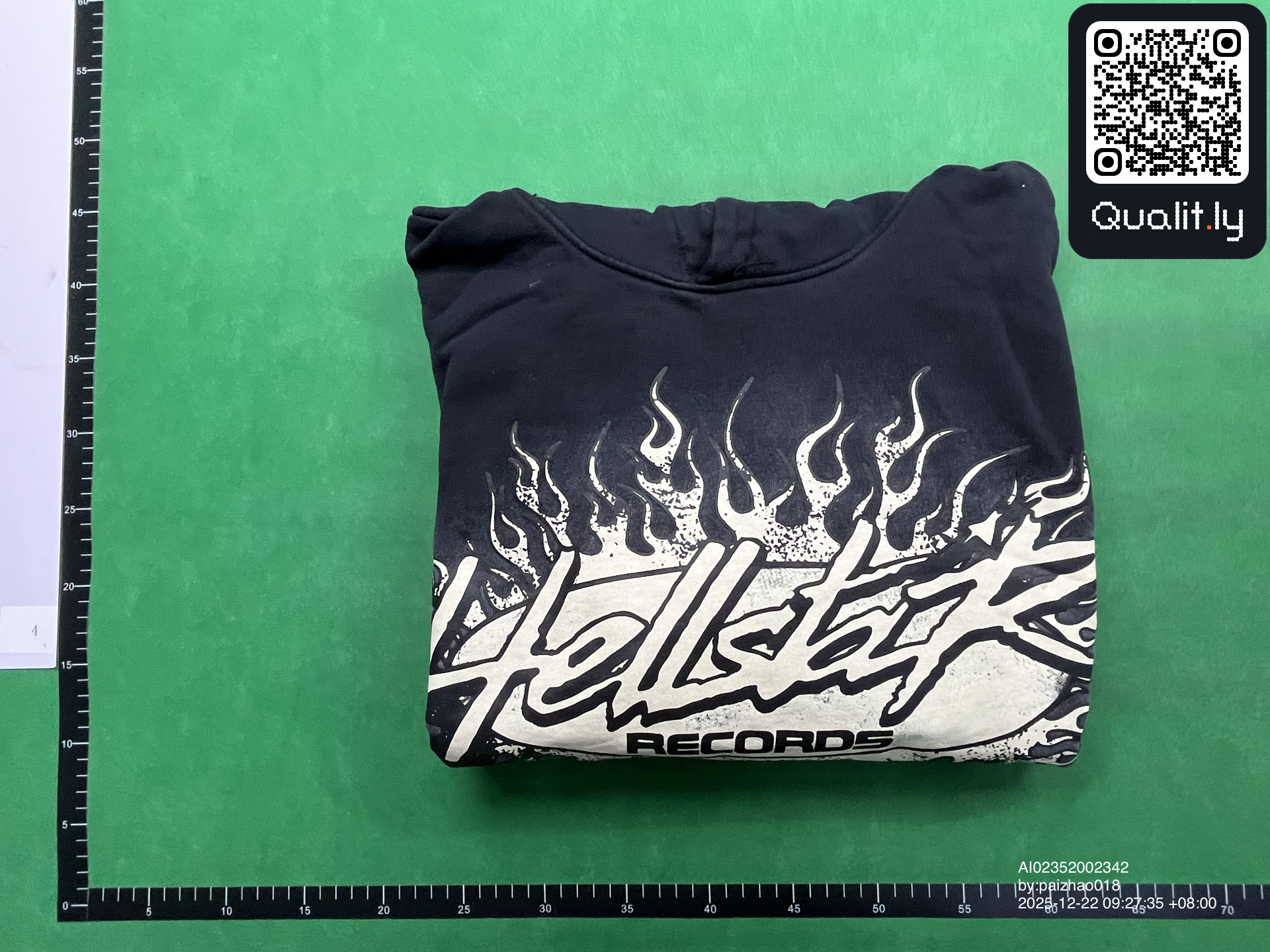 Sweatshirt — QC-Foto 1 von 4