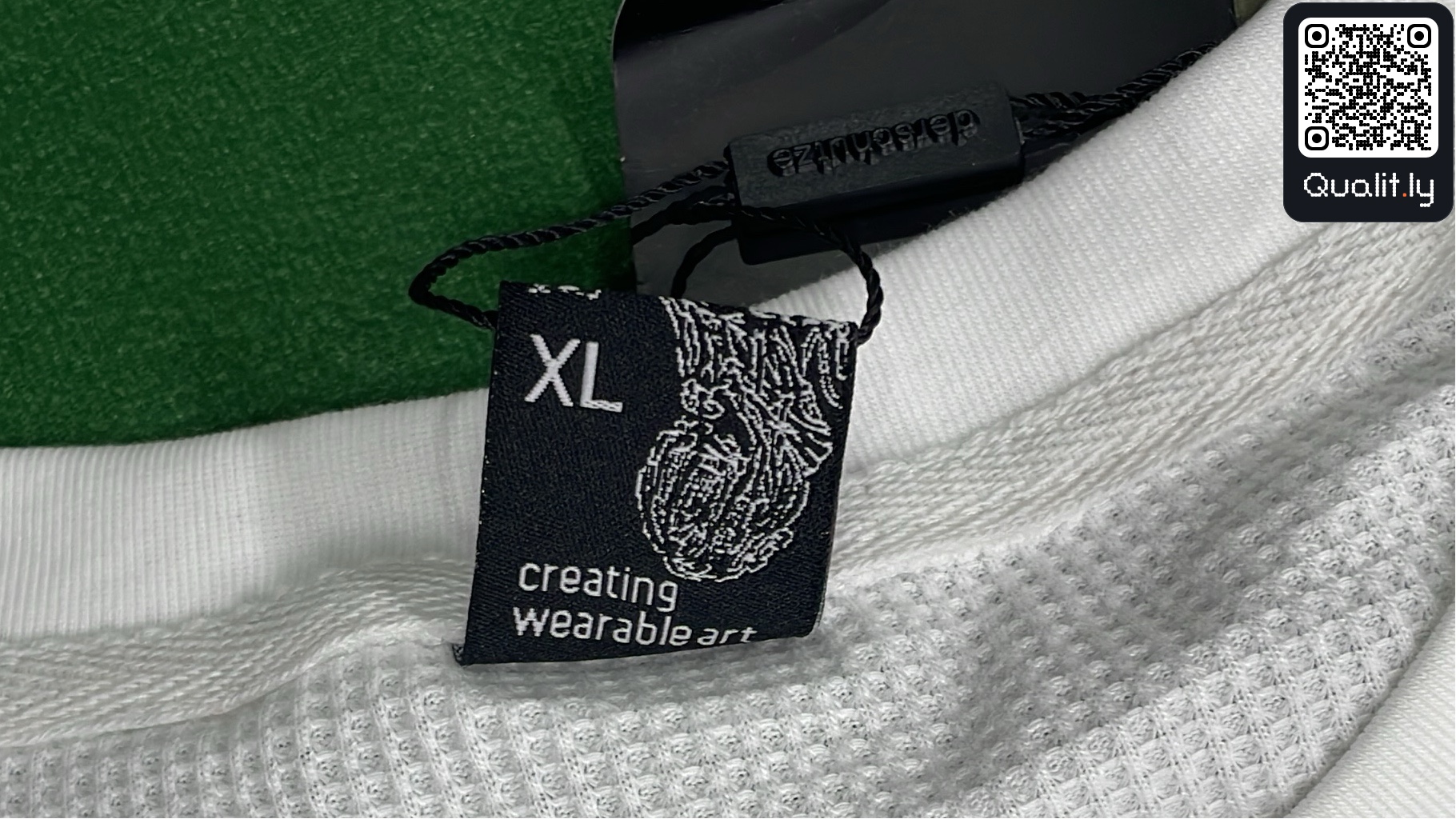 T-shirt — foto QC 1 di 16