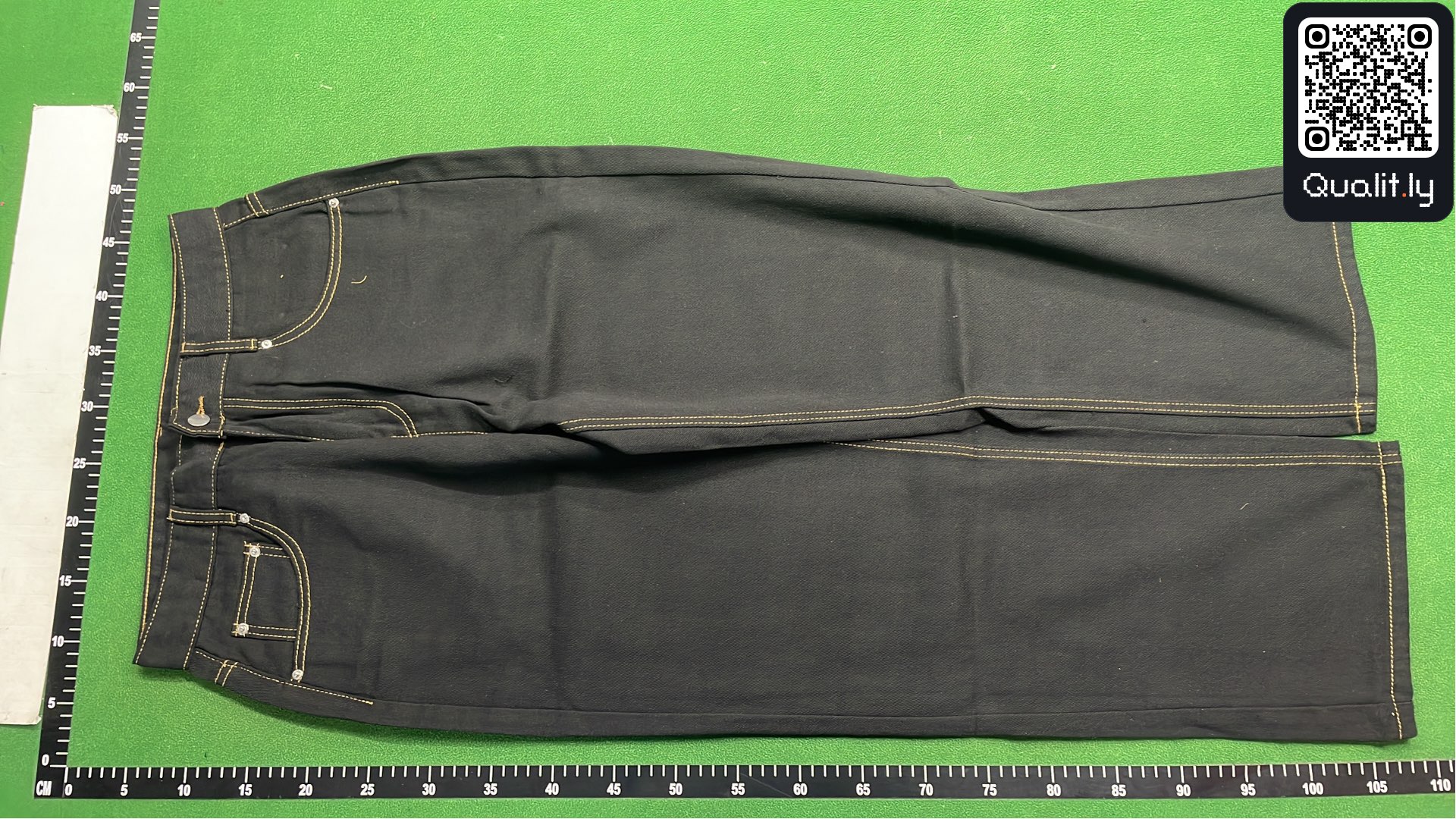 Jeans — QC-foto 2 av 8