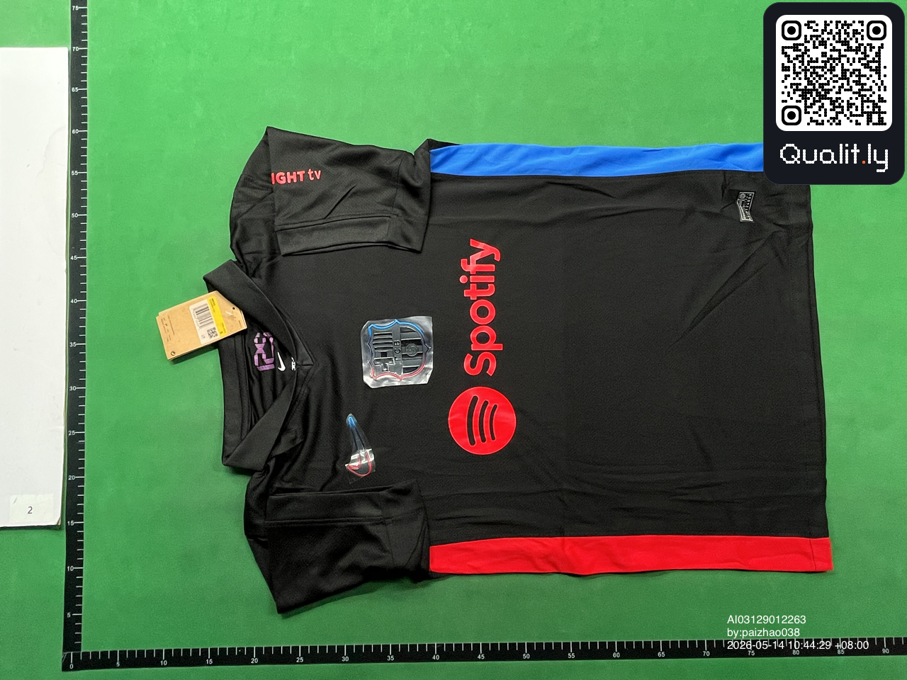T-shirt — foto QC 3 de 8