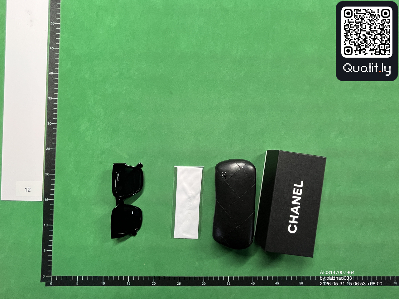Okulary przeciwsłoneczne — zdjęcie QC 1 z 15