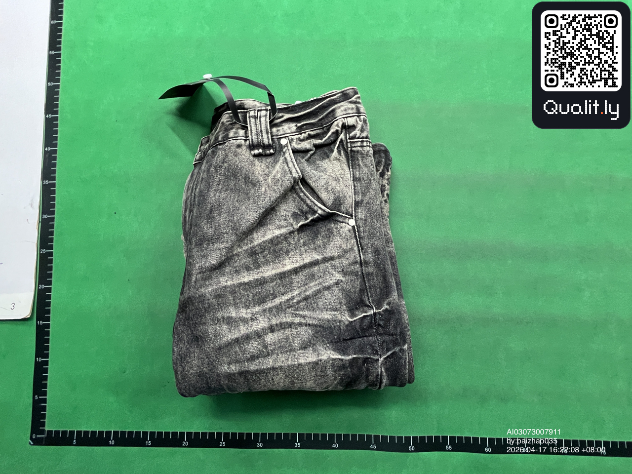 Jeansy — zdjęcie QC 1 z 18