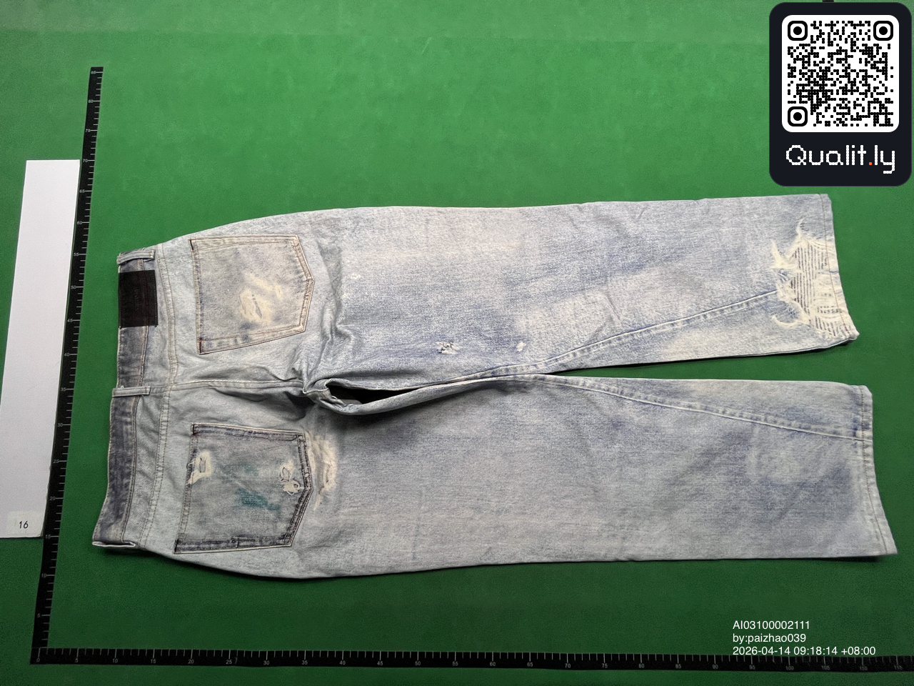 Jeans — QC-foto 2 av 4