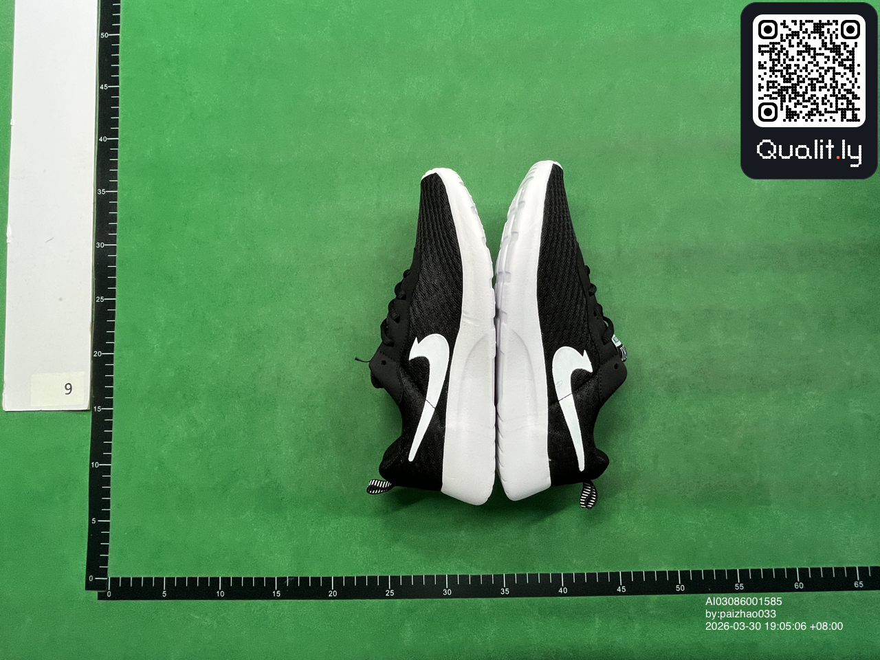 Sneakers — foto QC 2 di 22