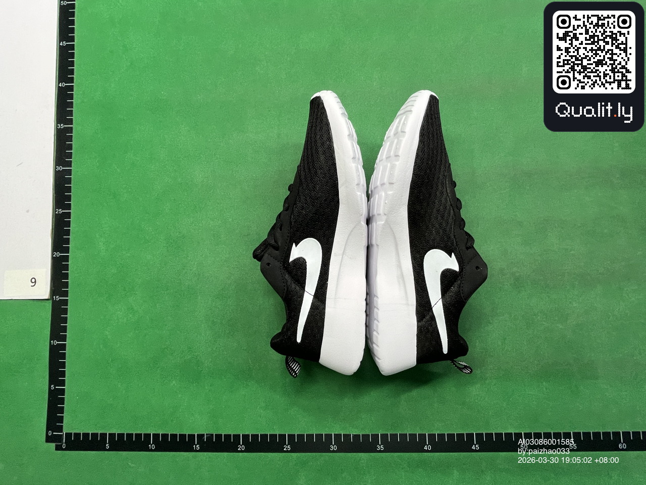 Sneakers — foto QC 3 di 22