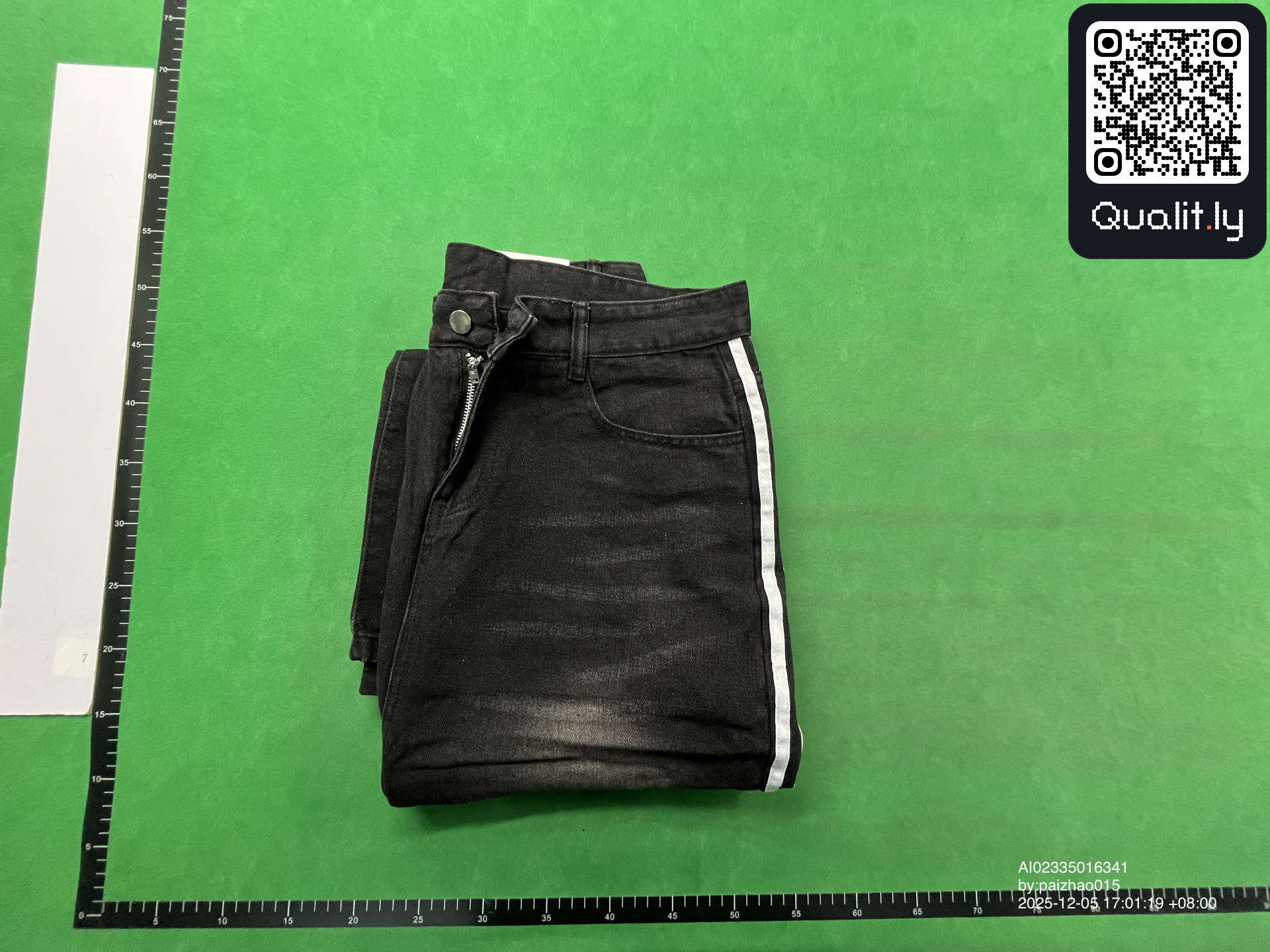 Pants QC photo 3 of 34