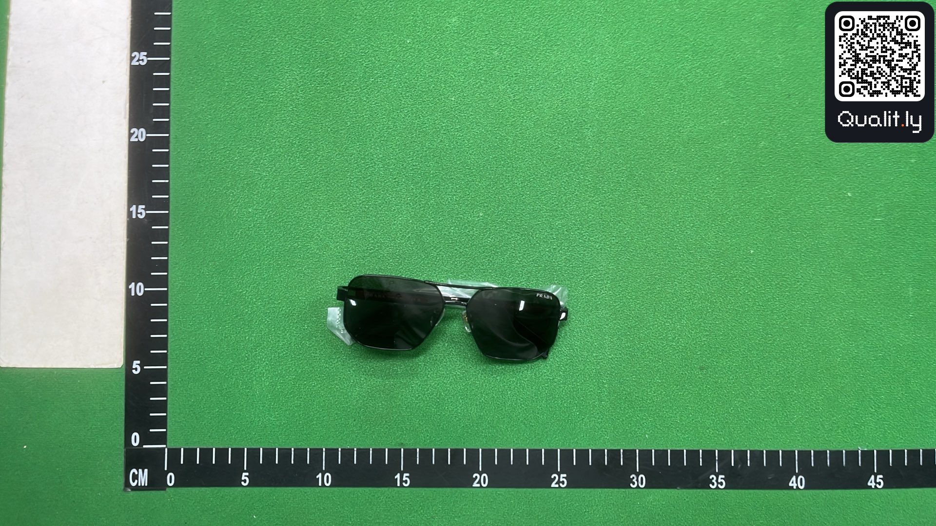 Sunglasses QC photo 1 of 3