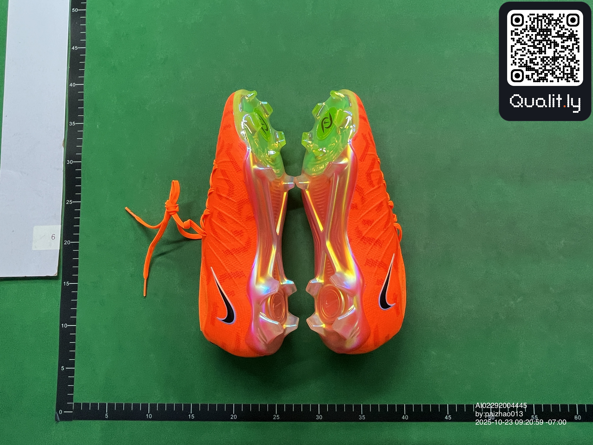 Sneakers QC photo 2 of 10