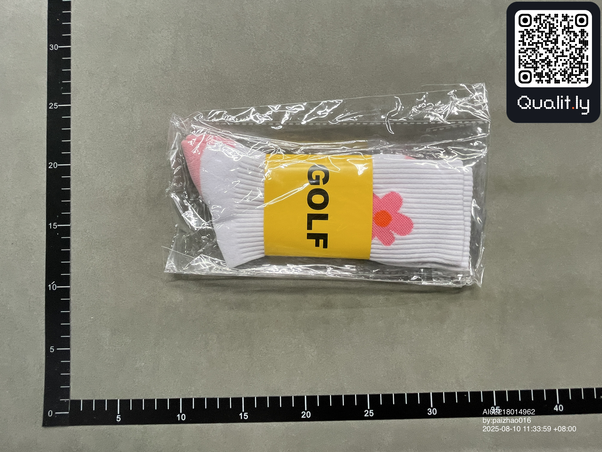 Socks QC photo 3 of 30
