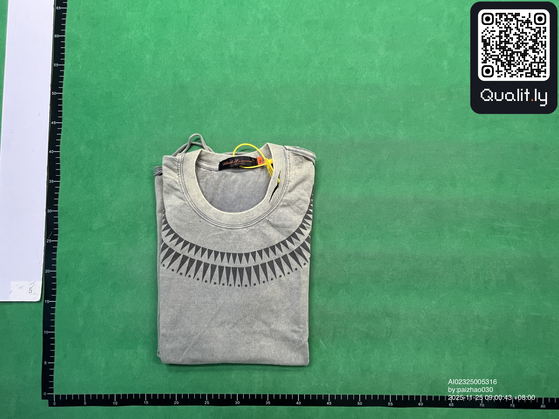 T-shirt — QC-foto 1 av 4