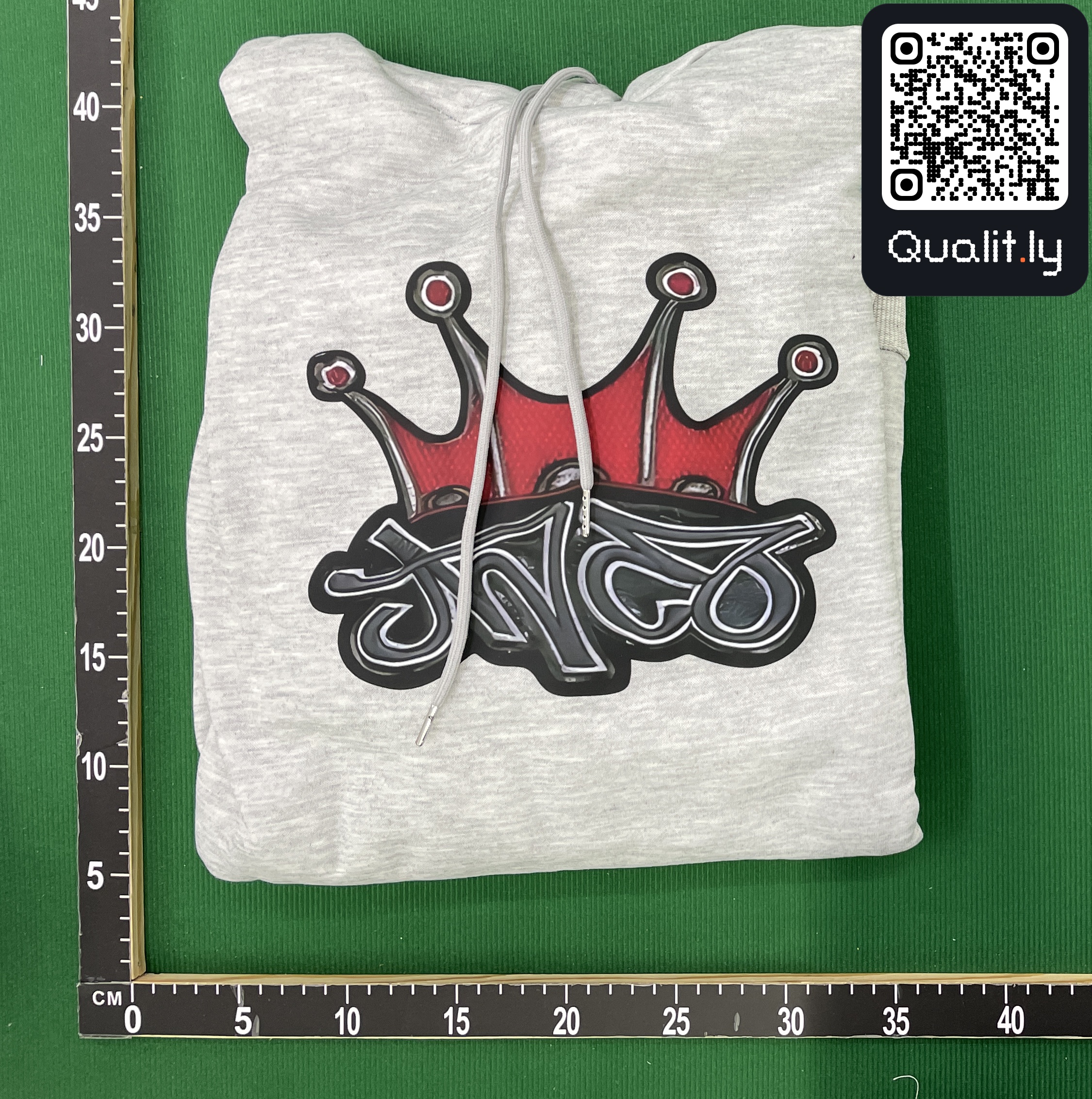 Sweat à capuche — photo QC 1 sur 5