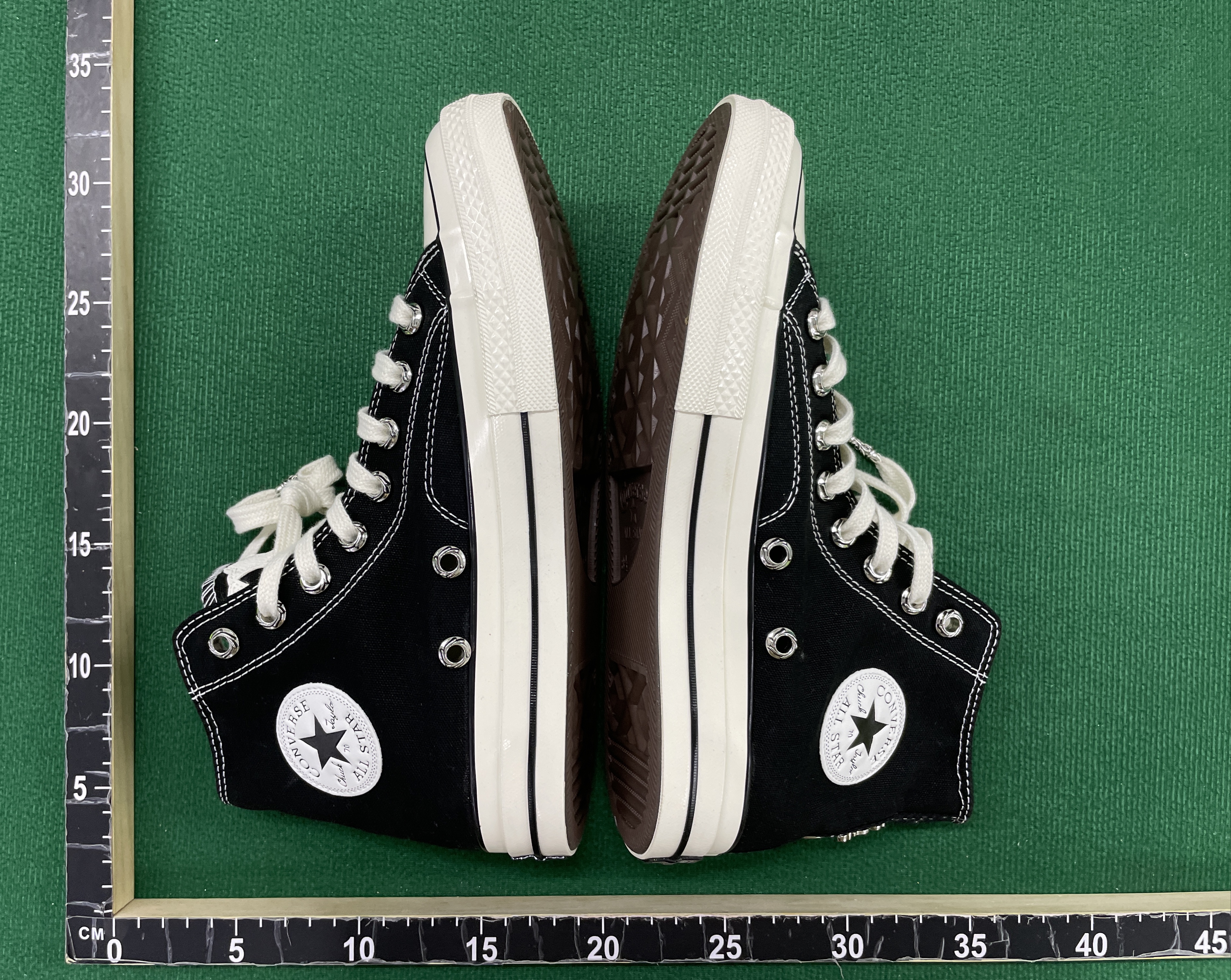 Sneakers QC photo 2 of 59