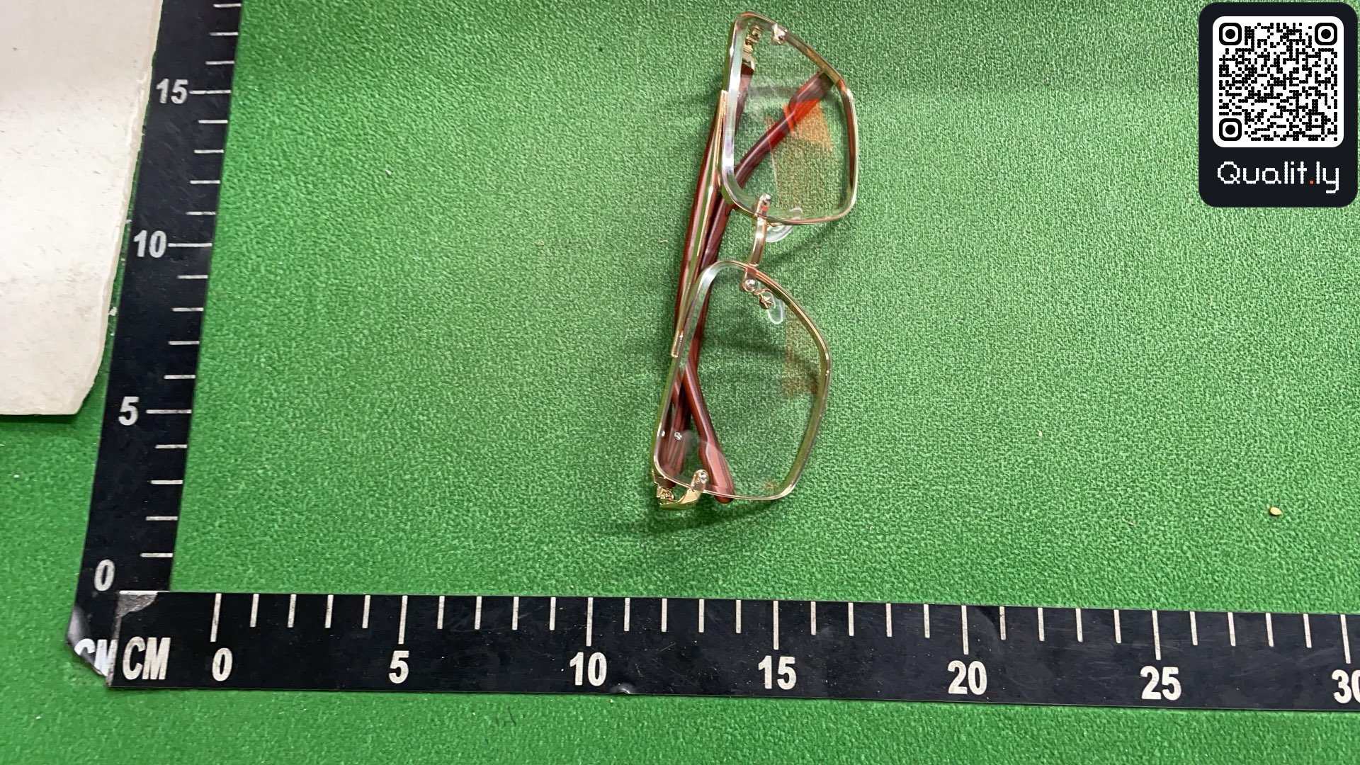 Sunglasses QC photo 3 of 9