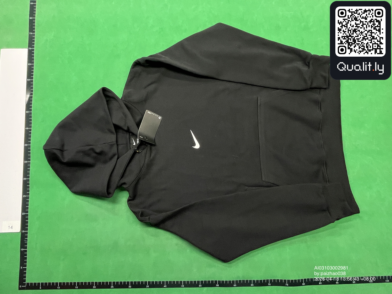 Hoodie — QC-Foto 3 von 14