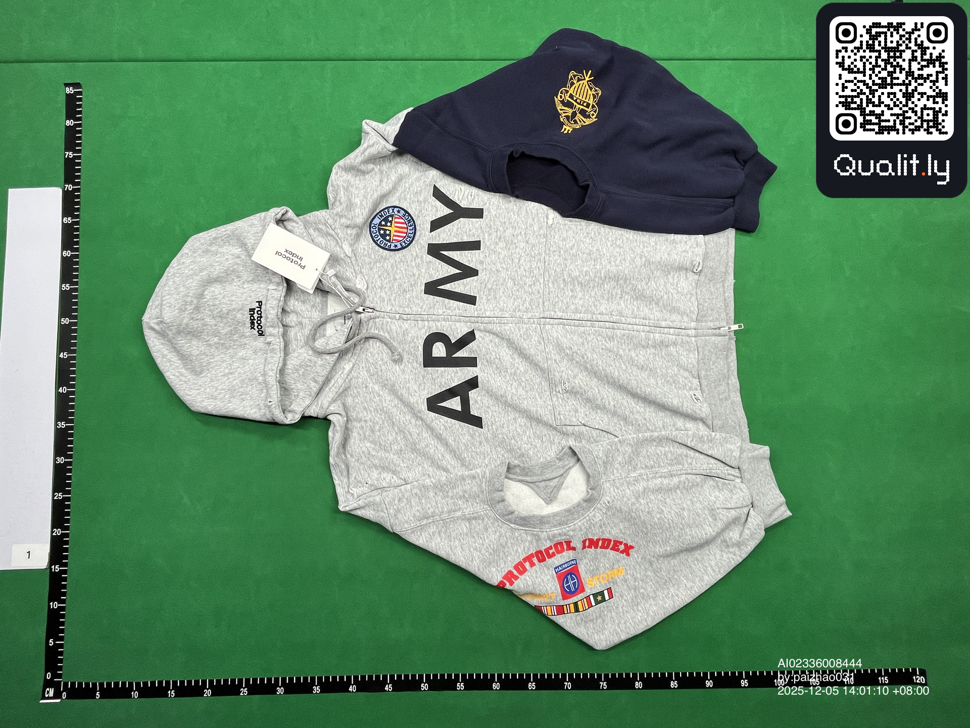 Hoodie QC photo 3 of 4