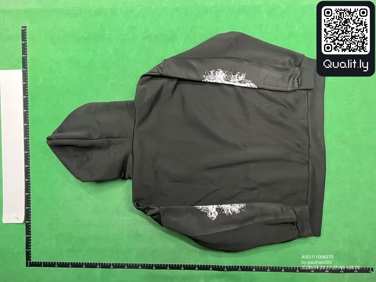 Hoodie QC photo 2 of 30