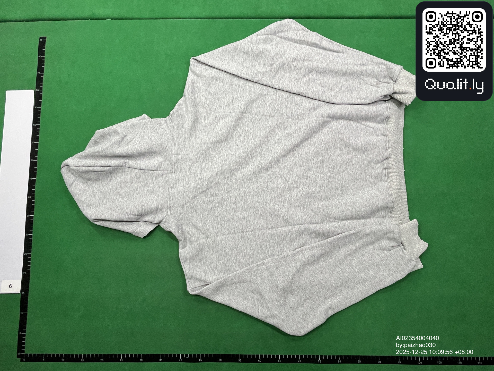 Hoodie QC photo 2 of 4